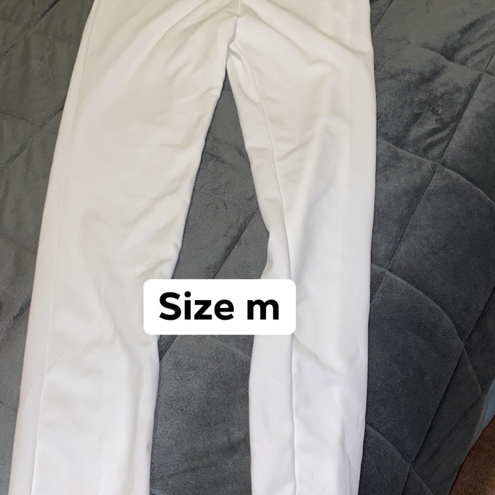Clothes - Picture 14 of 16